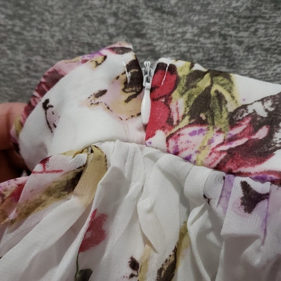 🎉🎊7X HP🎉🎊White Floral Maxi Dress - Picture 2 of 5